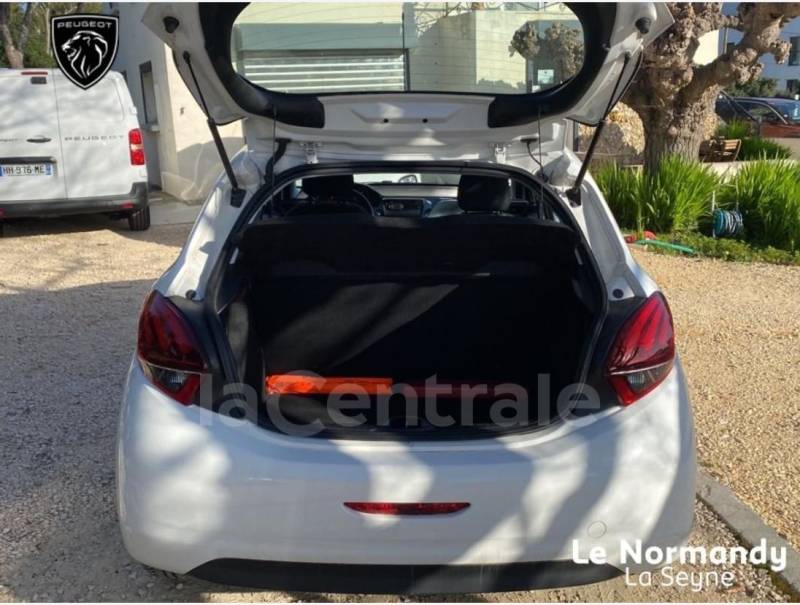 Peugeot 208 II Phase 2 1.2 PureTech 68ch Like