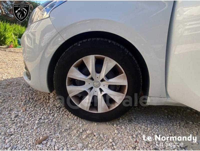 Peugeot 208 II Phase 2 1.2 PureTech 68ch Like