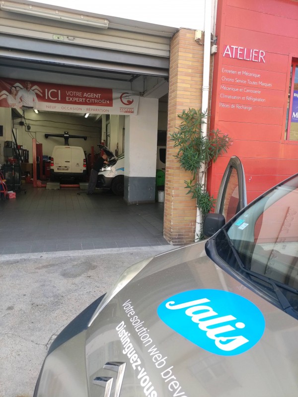Réparation dans bloc vitrage électrique d'un Citroën nemo à la Seyne-sur-Mer